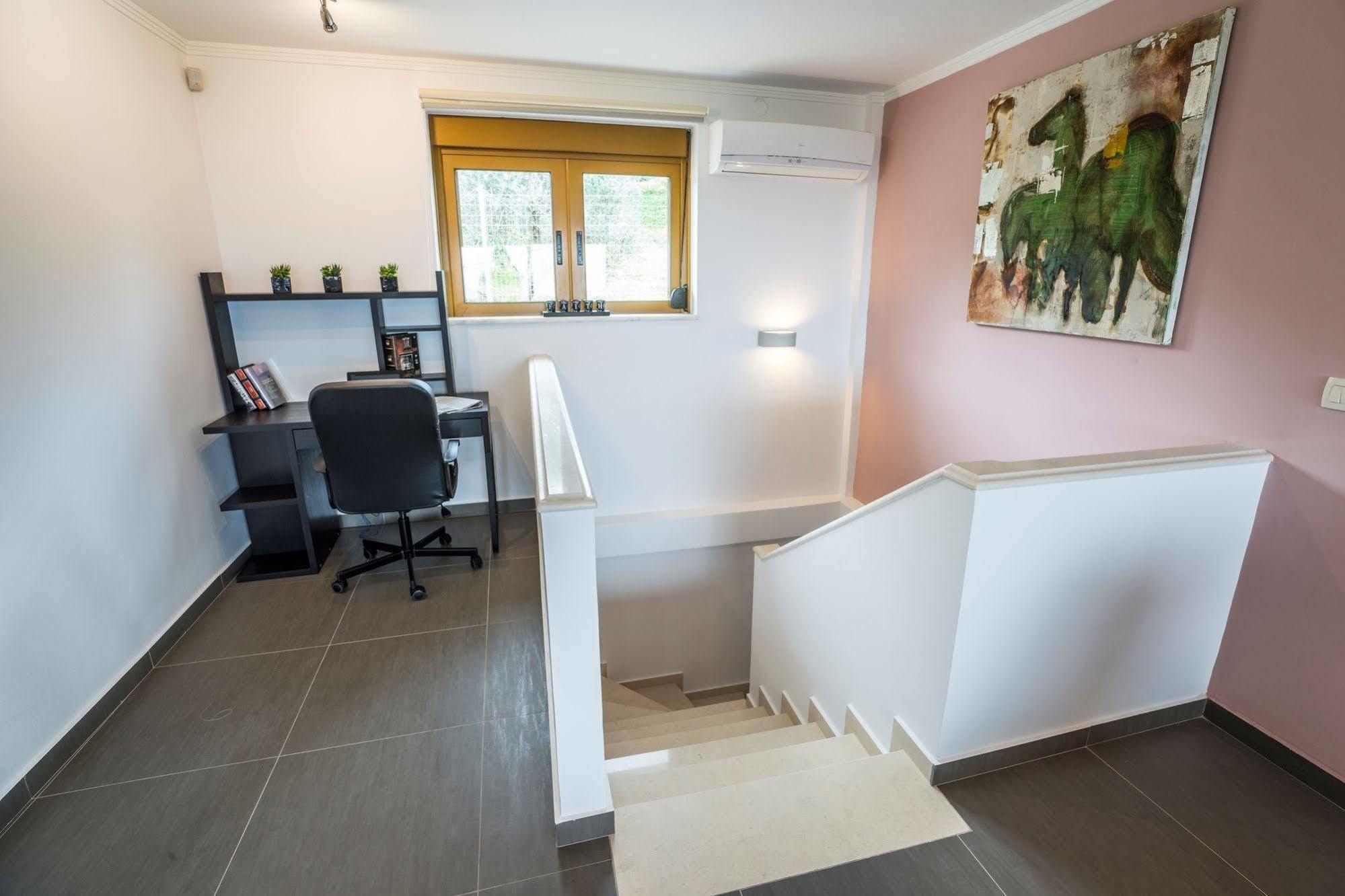 Villa Lady Dafni With Private Heated Pool มาเลเม ภายนอก รูปภาพ