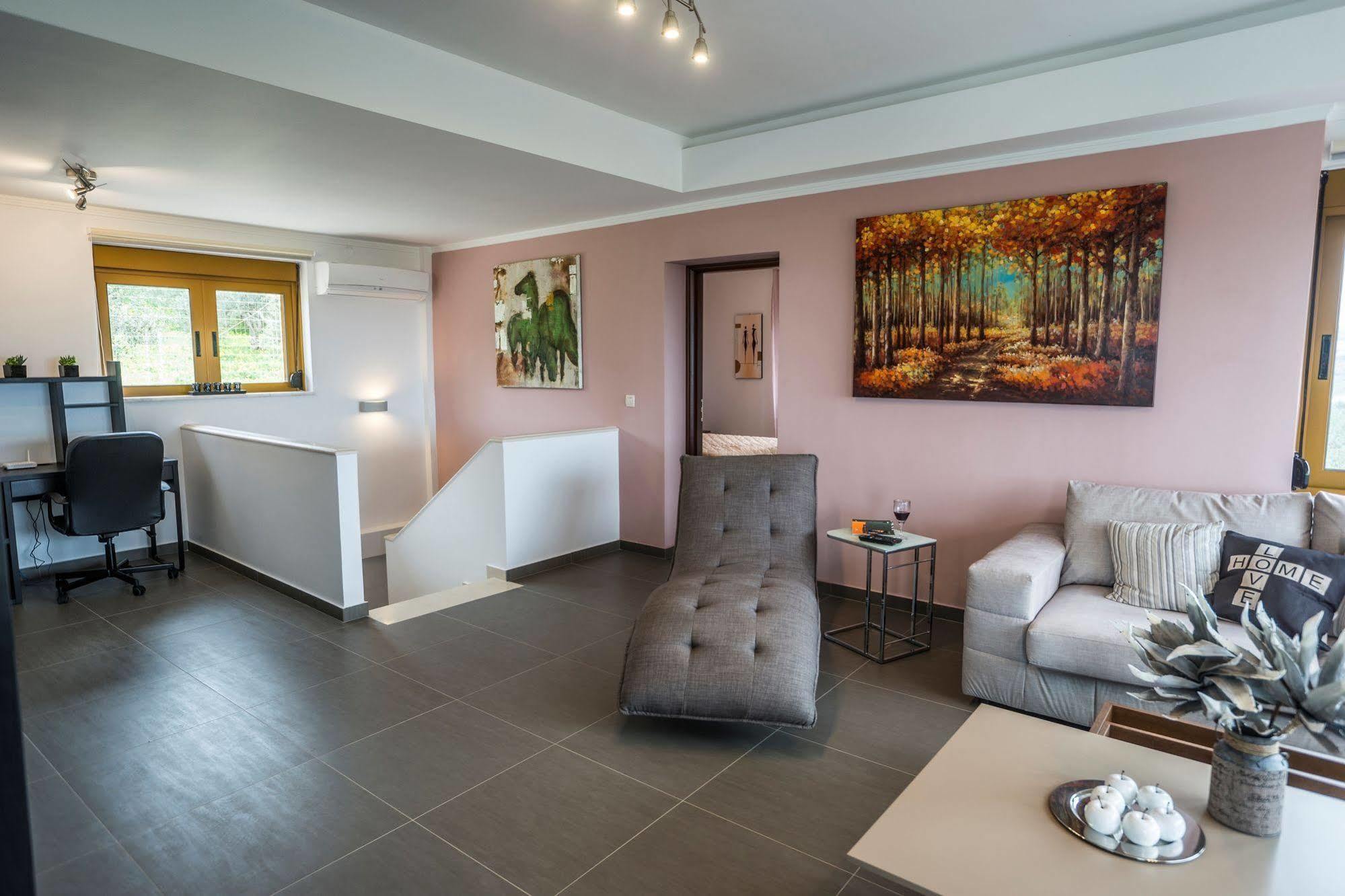 Villa Lady Dafni With Private Heated Pool มาเลเม ภายนอก รูปภาพ