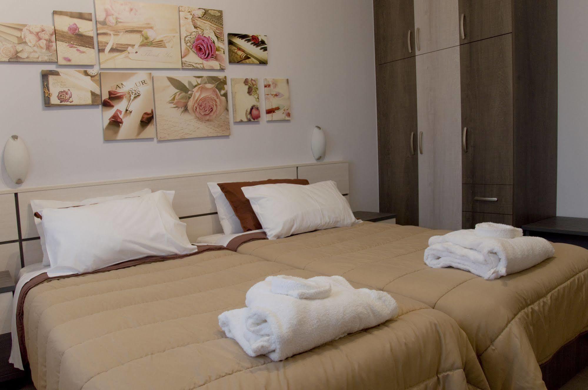 Villa Lady Dafni With Private Heated Pool มาเลเม ภายนอก รูปภาพ